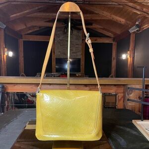 Louis Vuitton Thompson Street Yellow Vernis shoulder bag
